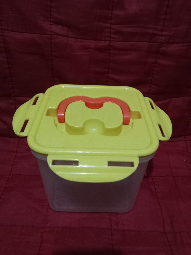 Plastic Storage Box/Organizer (Category: Storage Boxes & Baskets) located in Manila. Submitted by thezeeshop (Listing ID 1326917230, Image 2). Description: One piece only No damage May have sticker residue 5.5" x 5.5" 💳 GCash / Cash 🚚 Lalamove / QuickTime Courier / LBC COP/ pickup 📍 Meetup: LRT Quirino Station ❌COD and other checkouts Reminders: ◾If in doubt, don't make an offer. Let's not waste each other's time. ◾Sure buyers ONLY. Wag magmes