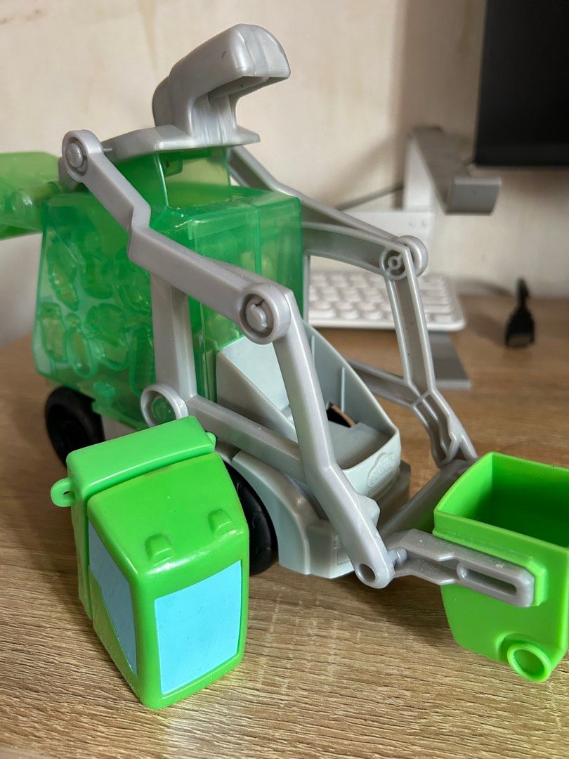 Playdoh wheels (recycling truck) (Category: Kids Toys) located in Pasig City. Submitted by mr_declutterer (Listing ID 1327014022, Image 3). Description: Decluttering! Play doh Wheels series Garbage truck. No box and no clay included. Complete, no defects. No last price since price is very low. Shipping cost to be shouldered by buyer. Pay via gcash or bank transfer (bpi or bdo). Meet up via schedule Pasig area..