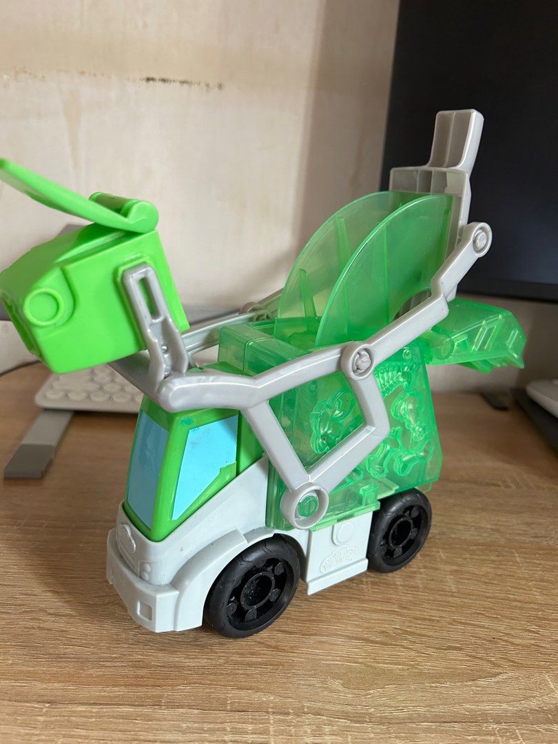 Playdoh wheels (recycling truck) (Category: Kids Toys) located in Pasig City. Submitted by mr_declutterer (Listing ID 1327014022, Image 2). Description: Decluttering! Play doh Wheels series Garbage truck. No box and no clay included. Complete, no defects. No last price since price is very low. Shipping cost to be shouldered by buyer. Pay via gcash or bank transfer (bpi or bdo). Meet up via schedule Pasig area..