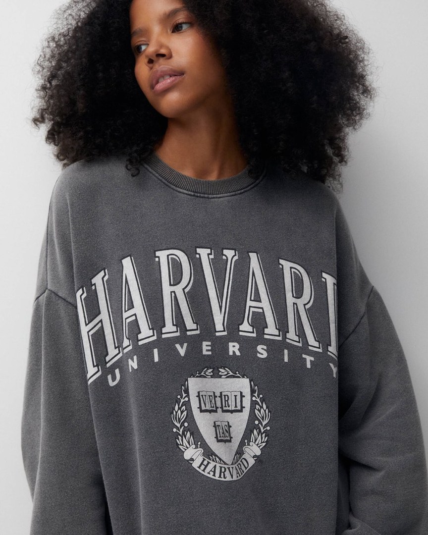 Pull and bear harvard sweatshirt new arrivals