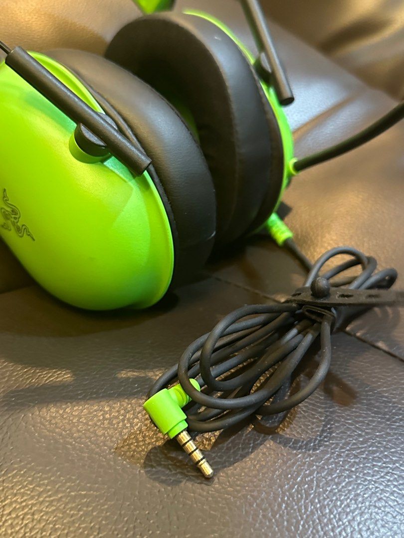 RAZER Headset with Microphone (Category: Headphones & Headsets) located in Las Pinas. Submitted by momma_on_a_hunt_ph (Listing ID 1326868655, Image 3). Description: Used for a fee times No box, as is Rfs: Decluttering.