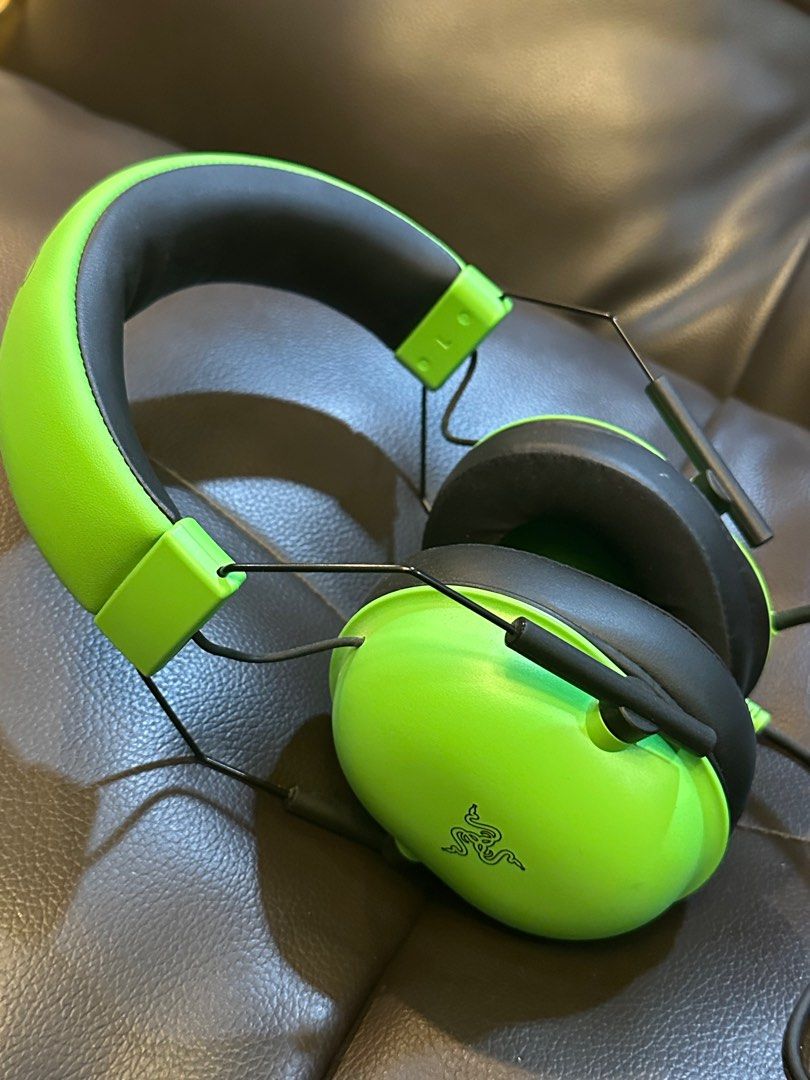 RAZER Headset with Microphone (Category: Headphones & Headsets) located in Las Pinas. Submitted by momma_on_a_hunt_ph (Listing ID 1326868655, Image 2). Description: Used for a fee times No box, as is Rfs: Decluttering.