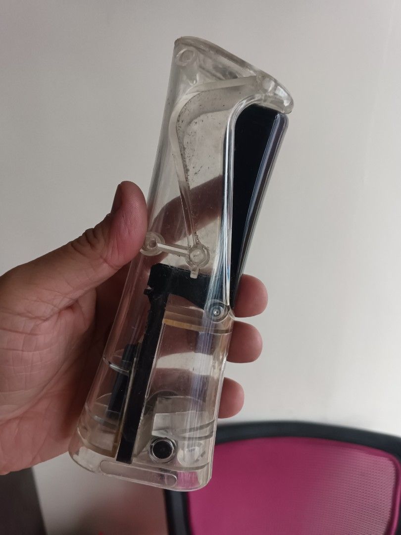Salt and pepper grinder (Category: Other Kitchenware & Tableware) located in Santa Rosa. Submitted by toys_r_here (Listing ID 1327032744, Image 2). Description: 300 each As is po Pa check nlng ng condition sa pics What you see is what you get Shipping fee sa buyer haggle pwede PM ME FOR MORE QUESTIONS First to pay gets the item ship pwed din Alabang town center.