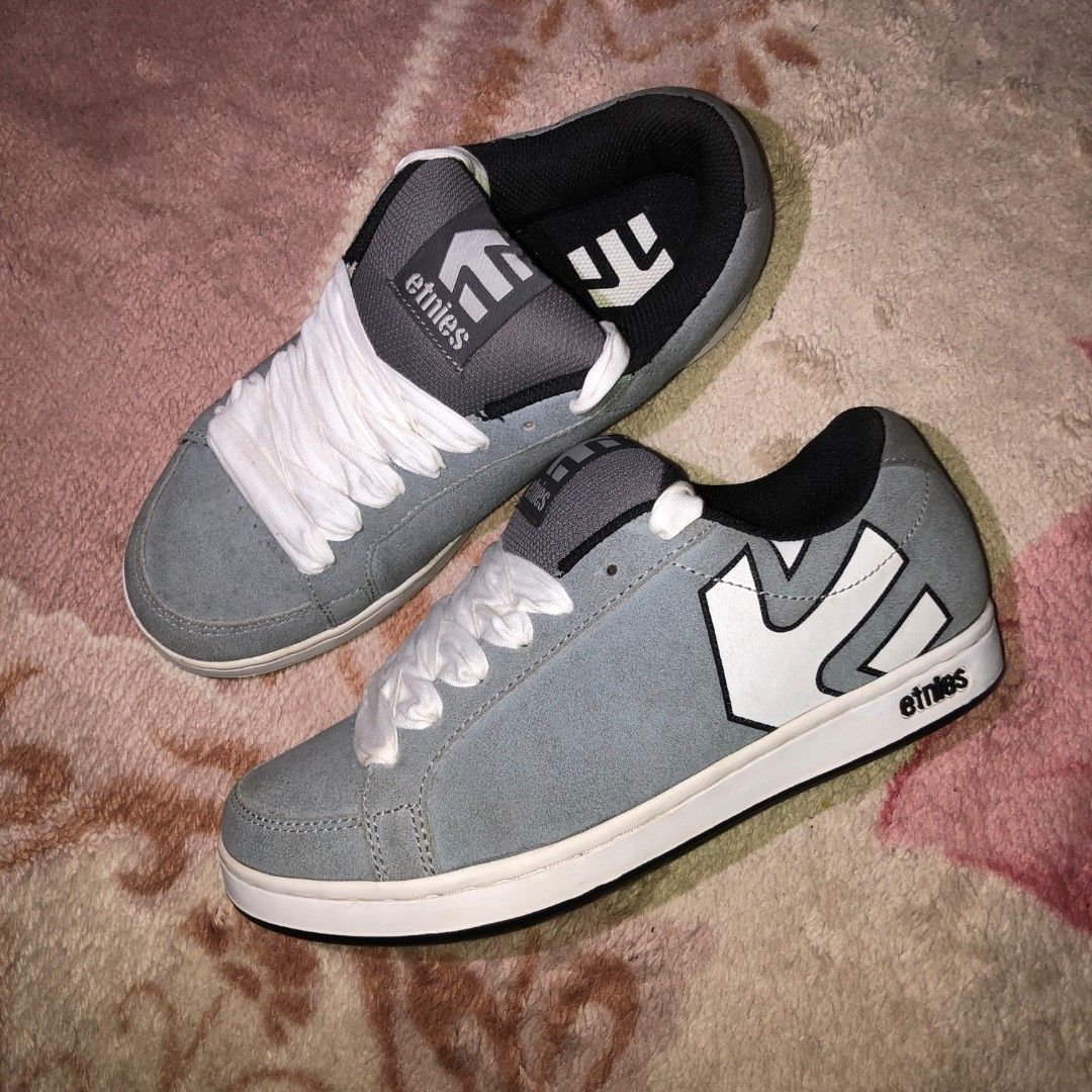 Sepatu gemuk etnies skate harga net DC ecko Vans Nike Adidas docmart Fesyen Pria Sepatu Sneakers di Carousell