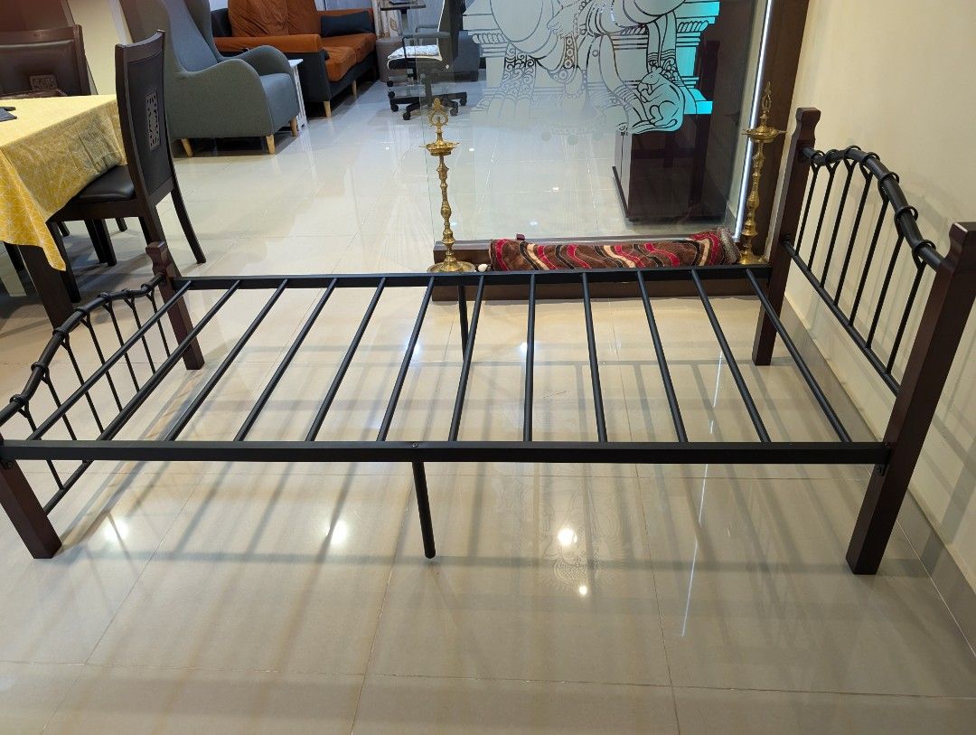 Single Bed (Category: Bed Frames & Mattresses) located in Kuala Lumpur. Submitted by joyfulstrawberry (Listing ID 1326960944, Image 2). Description: Colour : Black metal + Wood Panel Material : Metal + wood Dimension : L200cm x W90cm x H80cm Selling for RM 200. In perfect condition, rarely used. Please private message if interested. Thank you 🙏🏼.