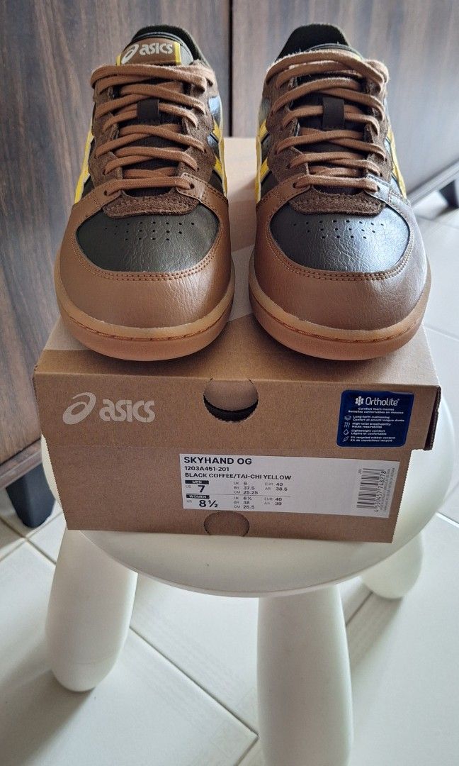 SKYHAND OG BLACK COFFEE/TAI-CHI YELLOW, Men's Fashion, Footwear