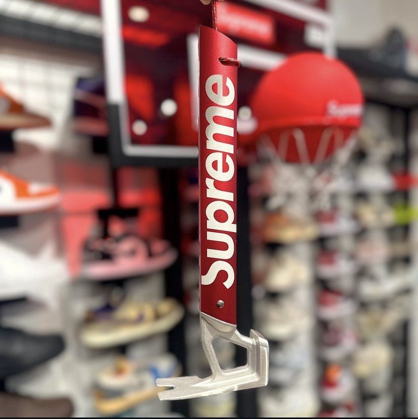 Supreme / Msr Camp Hammer 