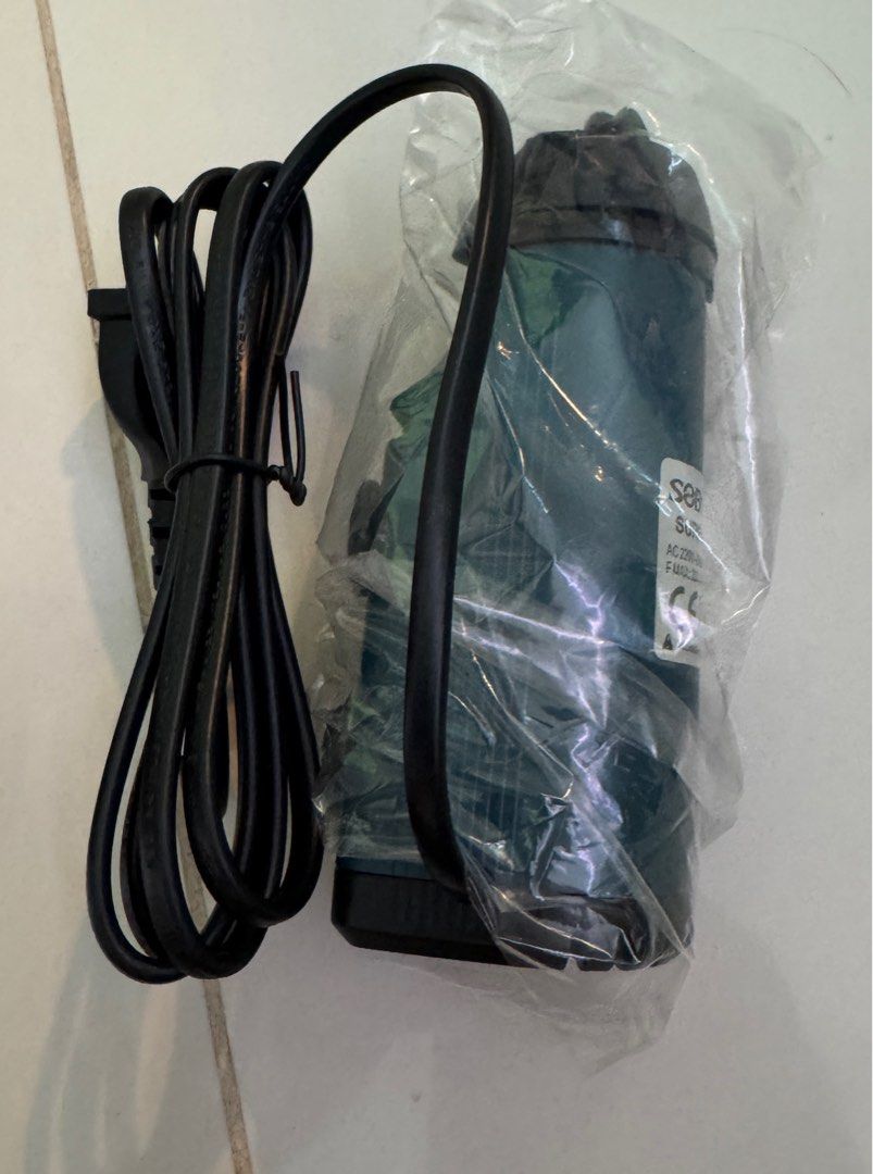 Surface skimmer (Category: Homes & Other Pet Accessories) located in Singapore. Submitted by steven82c (Listing ID 1326857607, Image 1). Description: Brand new in box .. nv use b4.