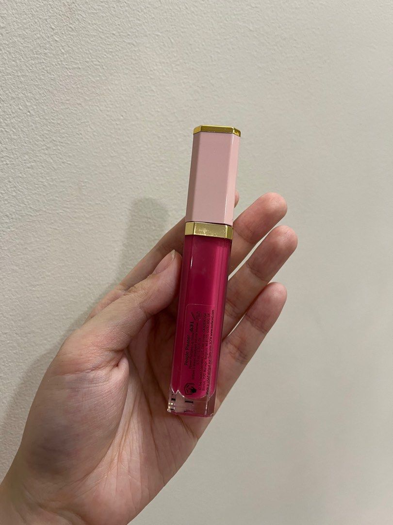 Too Faced Lip Injection Lip Gloss: People Pleaser (Category: Makeup) located in Manila. Submitted by chelsellss (Listing ID 1327019484, Image 2). Description: - barely used - packaging is super pretty.