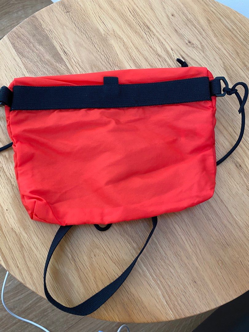 Uniqlo lightweight Fanny bag