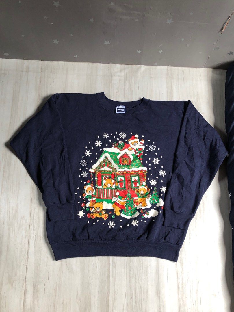 Vintage Christmas Sweater Tultex Men s Fashion Coats Jackets and Outerwear on Carousell