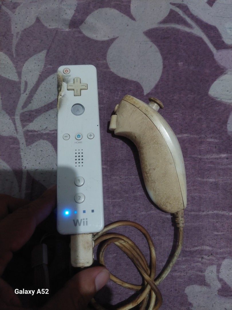 Wii (Category: Nintendo) located in Quezon City. Submitted by obet89 (Listing ID 1258403771, Image 3). Description: complete set cd working japan version good working condition not modified meet p bgc sm north.