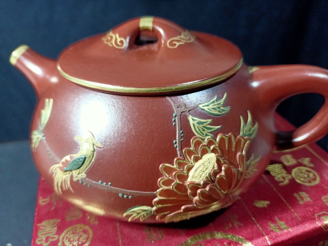 中国古美術 中国宜興 紫砂壺 宮灯壺 描金装飾 大清乾隆年制款 原鉱大紅