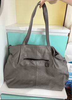 清屋優惠✨《99%new》灰色 真皮tote bag/返工袋🩶64202087512577110