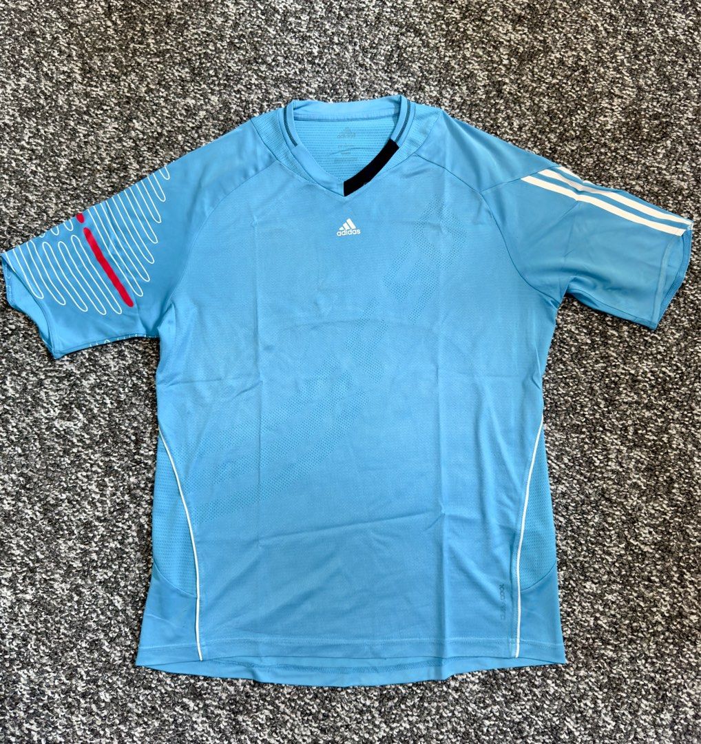Adidas coolmax jersey Fesyen Pria Pakaian Atasan di Carousell