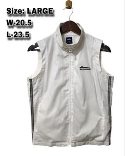 (Category: ) located in . Submitted by closet_corner (Listing ID 1327036516, Image 1). Description: .