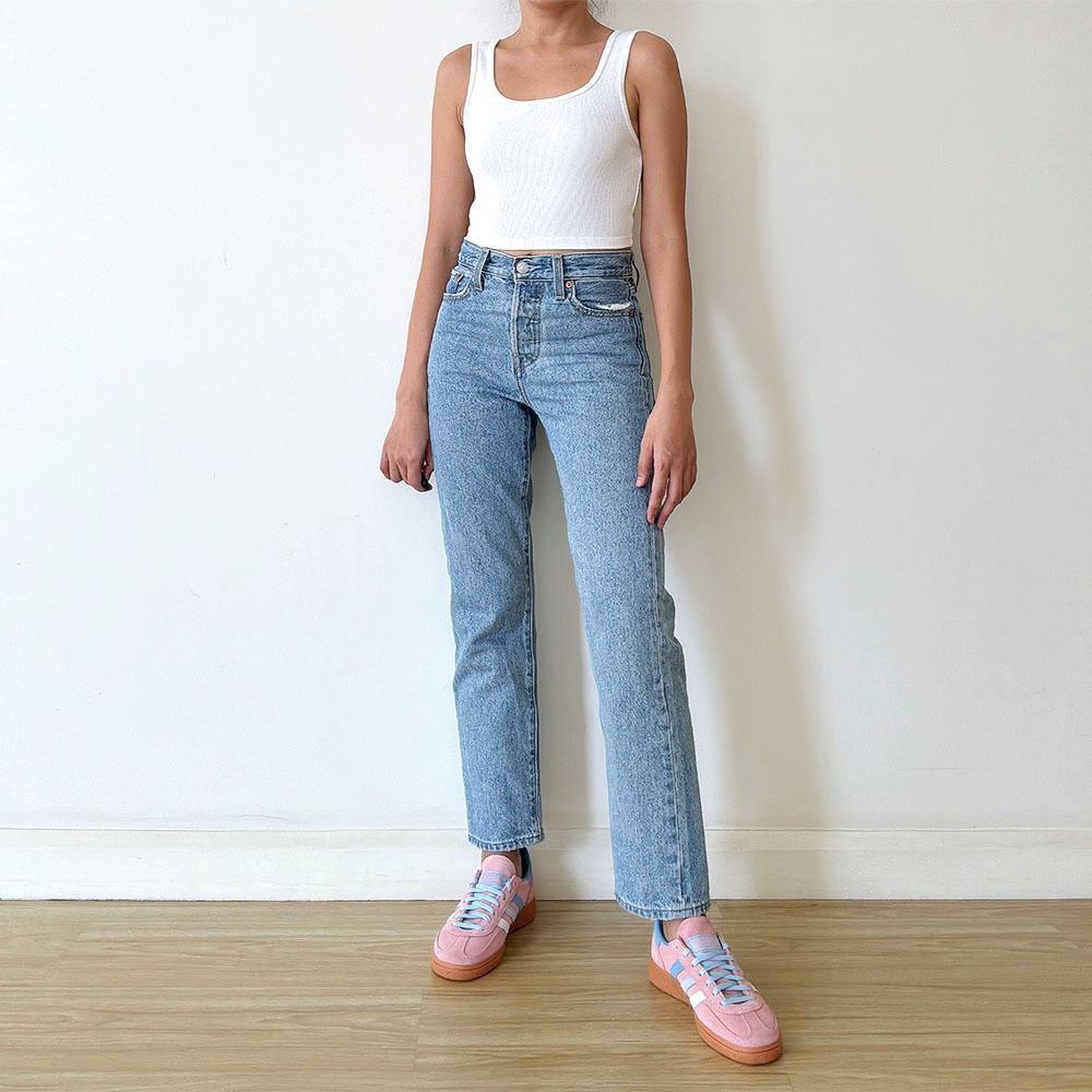 Authentic LEVI S Premium Wedgie Straight Fit Jeans Size 23 on tag fits 25 waist