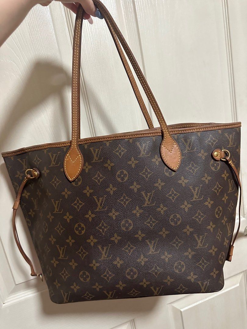Authentic LV Neverfull Mm (Category: Luxury Bags & Wallets) located in Quezon City. Submitted by buhbyestuff (Listing ID 1327077488, Image 1). Description: .
