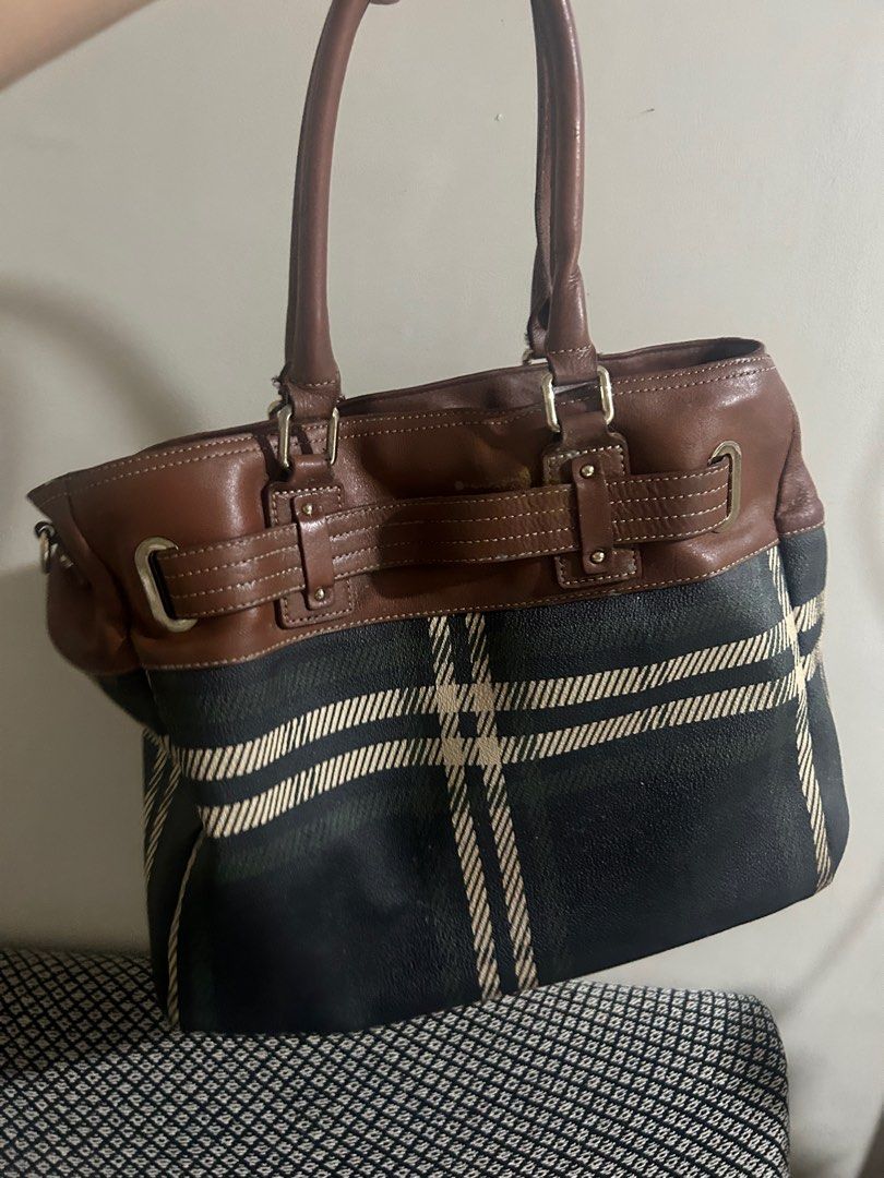 Bean Pole office bag (Category: Luxury Bags & Wallets) located in Quezon City. Submitted by thebagkarmaph (Listing ID 1327134740, Image 2). Description: With signs of usage only No issues Clean interior Three compartments.