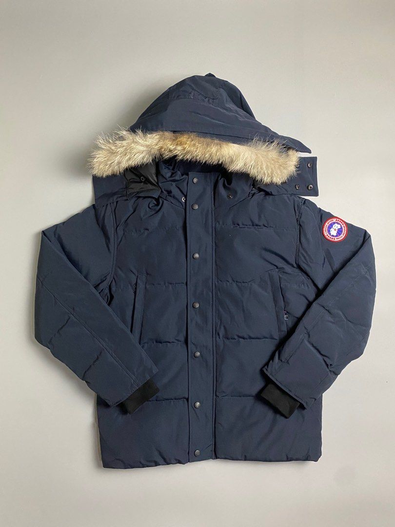 Canada Goose puffer jacket Women s Fashion Coats Jackets and Outerwear on Carousell