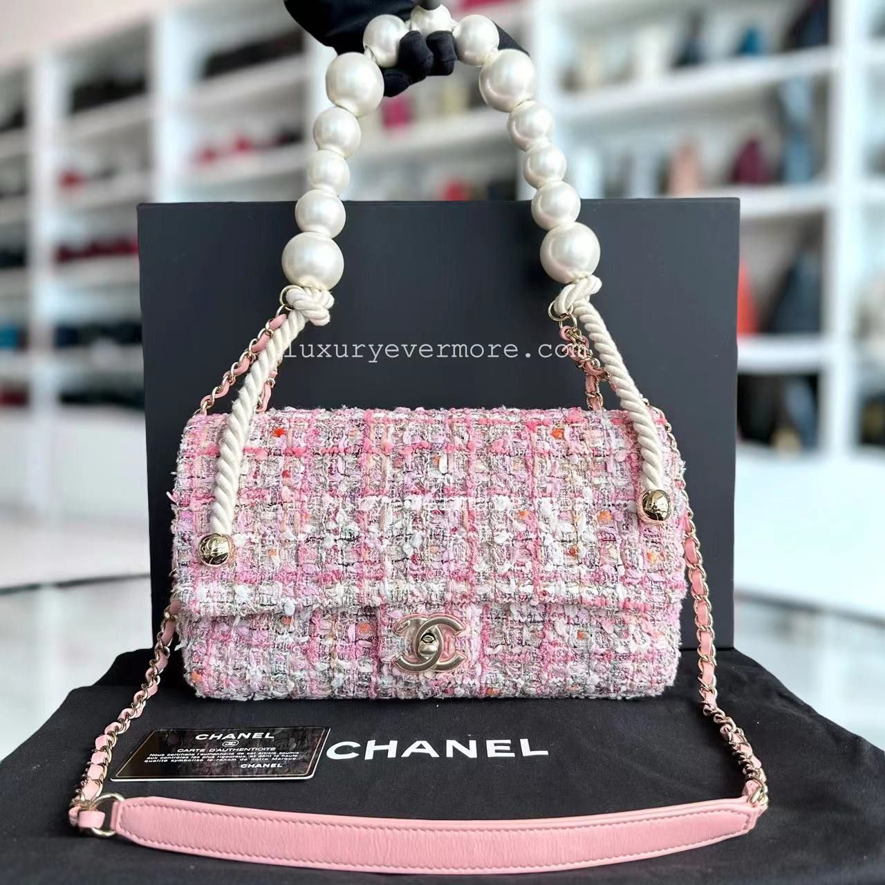 Unused Chanel Tweed Classic Flap 25CM Medium Pearl Pink Golden Hardware Luxury Bags Wallets on Carousell