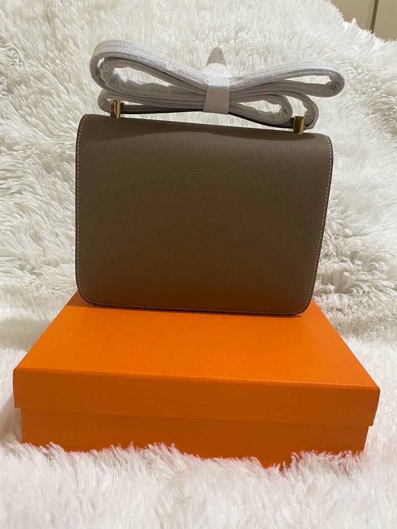Constance 20 Swift Leather (Category: Cross-body Bags) located in Makati City. Submitted by secondlyf (Listing ID 1327183548, Image 3). Description: Constance 20. I think this is big size Togo Hardware in Ghw Handstitched Quality is super nice!.
