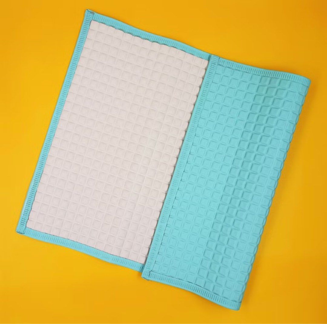 Enfant Waterproof Air-Filled Rubber Diaper Changing Mat (Category: Baby Toiletries & Grooming) located in Quezon City. Submitted by cdgextra (Listing ID 1327085849, Image 3). Description: SRP 560 Bought from Rustan’s Makati. Never been used! Only stored. Description of product in photos.