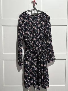 (Category: ) located in . Submitted by shopwithafrina (Listing ID 1327179623, Image 1). Description: .