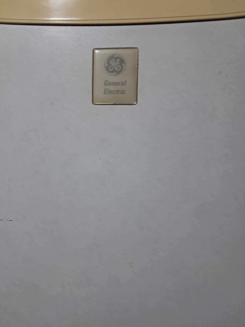 GE General Electric Refrigerator (Category: Refrigerators and Freezers) located in Paranaque City. Submitted by tealovendersph (Listing ID 1327132121, Image 1). Description: GE General Electric Refrigerator Working condition but with signs of use. PM if interested and make your offer..