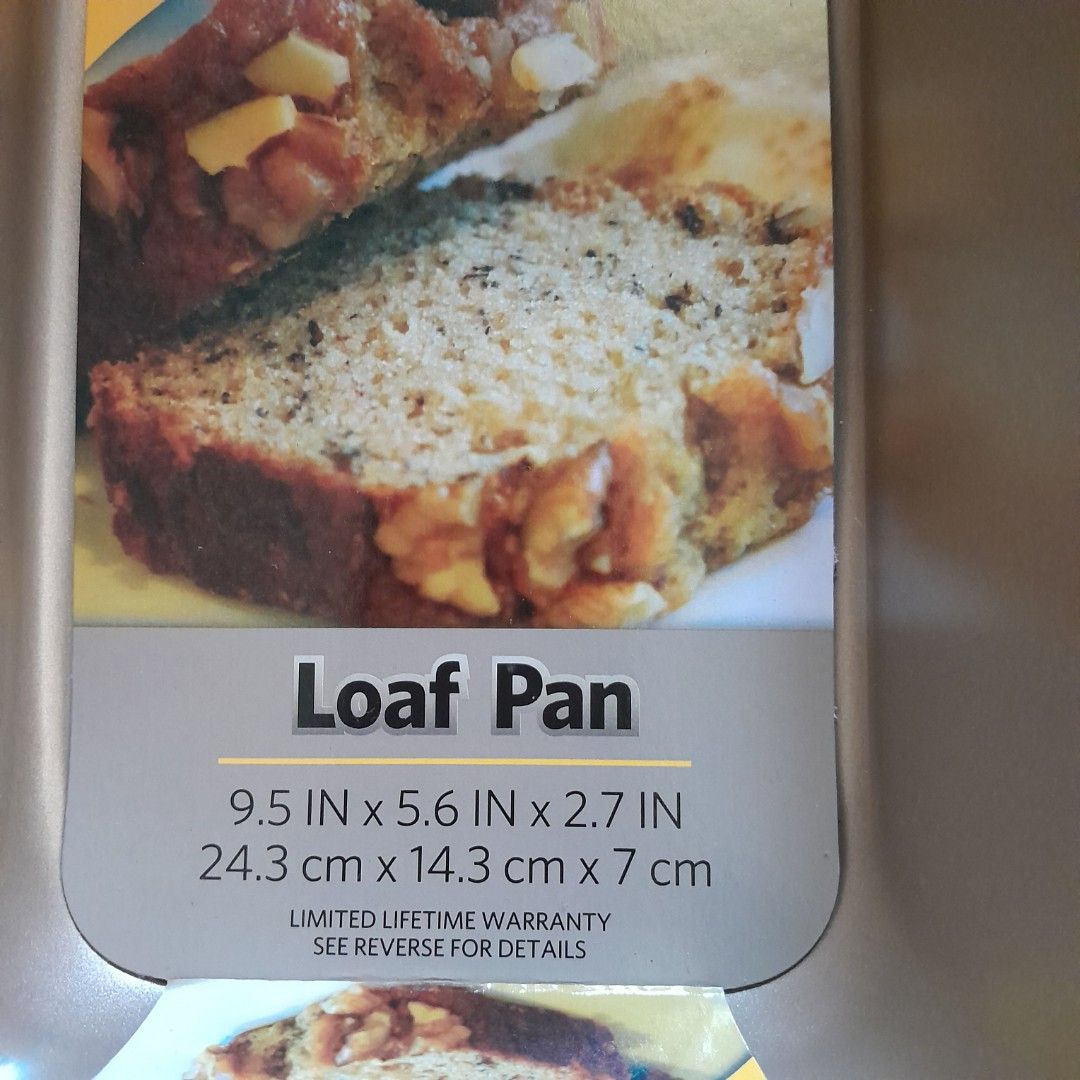 GLAD square pan and loaf pan (Category: Bakeware) located in San Juan City. Submitted by melody_24 (Listing ID 1327118678, Image 2). Description: Sale! Glad square pan and loaf pan 1. square pan available 20 pcs P249 each 2. Loaf pan available P269 sold.