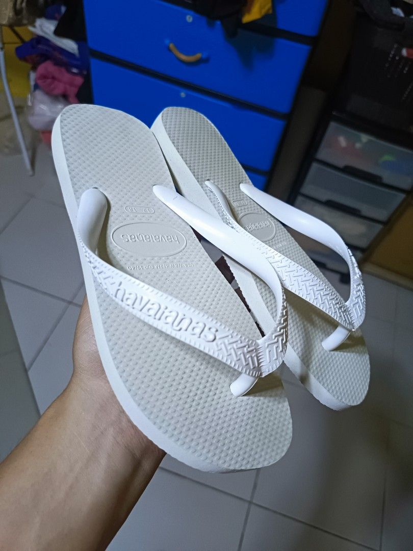 HAVAIANAS 37 38 Women s Fashion Footwear Slippers and slides on Carousell