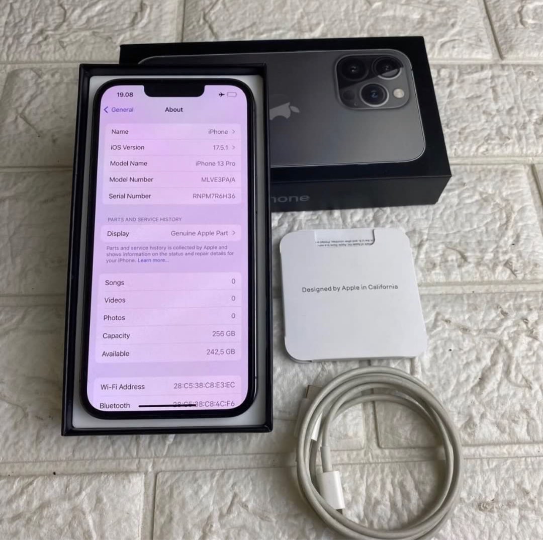 極美品 iPhone13pro グラファイト 256GB バッテリー残85% iPhone13Pro 256GB グラファイト(充電76%) - メルカリ
