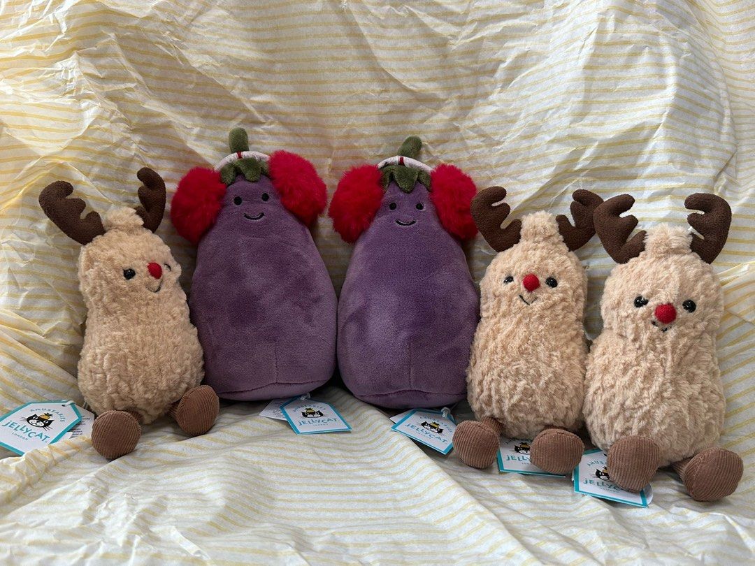 Sold out) JELLYCAT 聖誕版花生同茄子2024版Christmas peanut