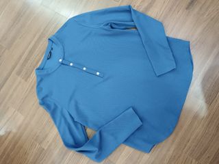 (Category: ) located in . Submitted by jerry.wardrobe (Listing ID 1327126304, Image 1). Description: .