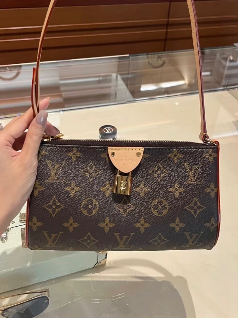LOUIS VUITTON Pochette Tirette Handbag Bag M47123, 名牌