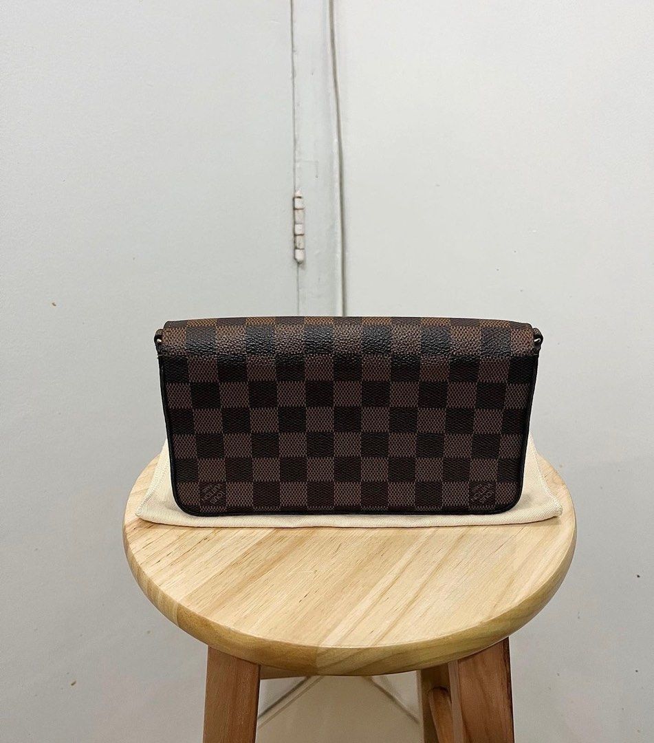 LV Felicie Damier Ebene (Category: Luxury Bags & Wallets) located in Makati City. Submitted by jayclopez (Listing ID 1327122197, Image 3). Description: 100% authentic With receipt, dustbag and gold chain.