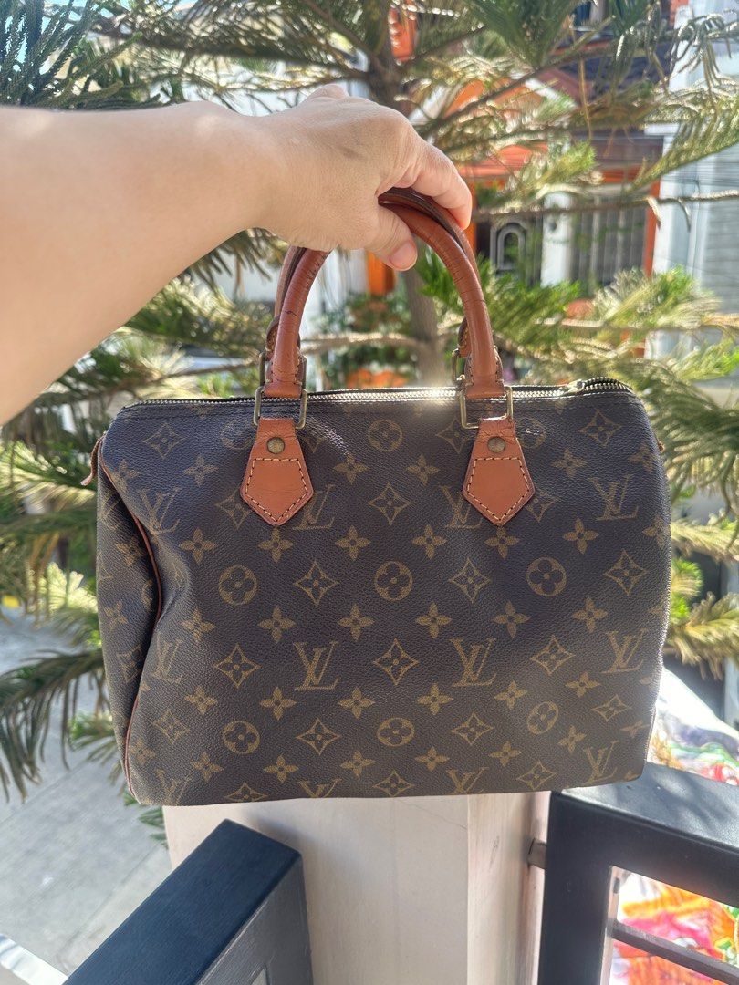 LV PROJECT BAG (Category: Luxury Bags & Wallets) located in Paranaque City. Submitted by ms_a_bags (Listing ID 1327091678, Image 1). Description: Guaranteed Original LV Project Bag - Lv canvass still good not faded unlike other project bag only problem is the vanchetta 😊.