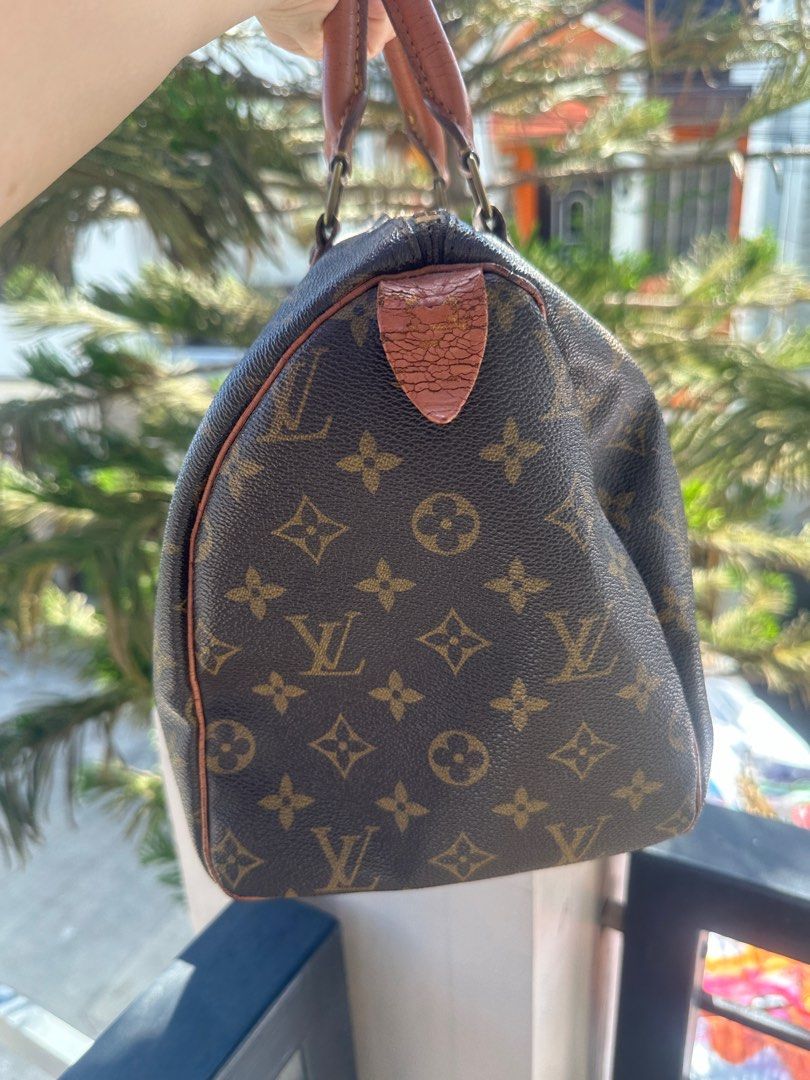 LV PROJECT BAG (Category: Luxury Bags & Wallets) located in Paranaque City. Submitted by ms_a_bags (Listing ID 1327091678, Image 3). Description: Guaranteed Original LV Project Bag - Lv canvass still good not faded unlike other project bag only problem is the vanchetta 😊.