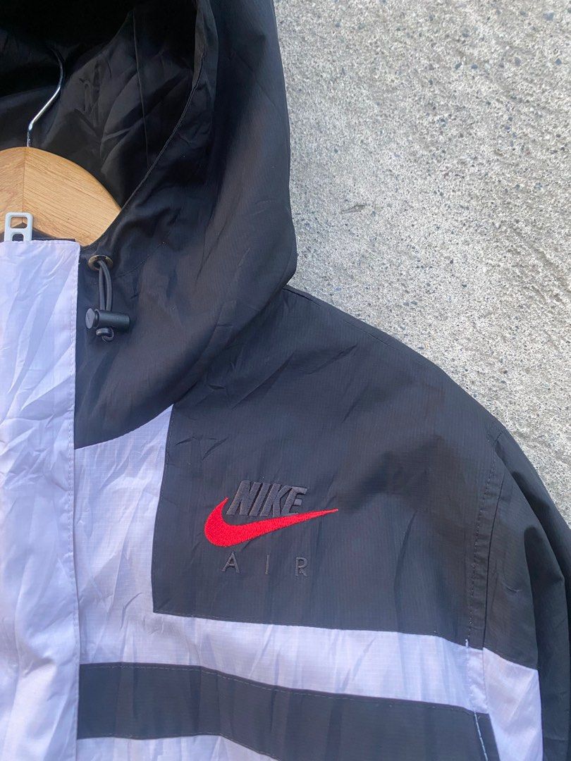 Nike Windbreaker Anorak (Category: Hoodies) located in Pinamalayan. Submitted by initialthriftstore (Listing ID 1327127513, Image 2). Description: FOR SALE ‼️ Nike Air Jacket Windbreaker As new condition ✅ Dimes: 28x23.5 ✅ NO ISSUES ❌ Pm lang po baka may interesado mga boss 😇🤗.