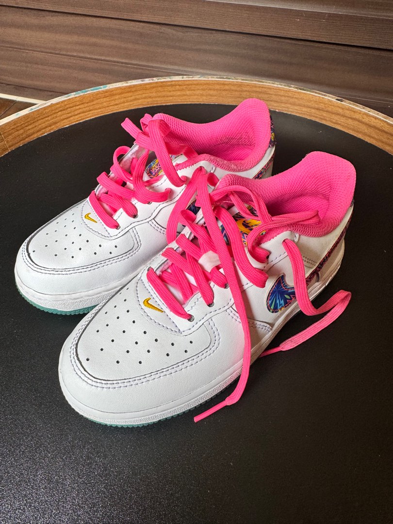 Low top all white nikes on sale