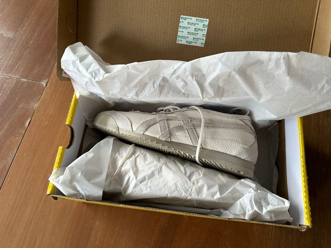 Onitsuka Tiger Mexico 66 (Category: Sneakers) located in Singapore. Submitted by neysha (Listing ID 1327038151, Image 2). Description: just bought it but too small for me.