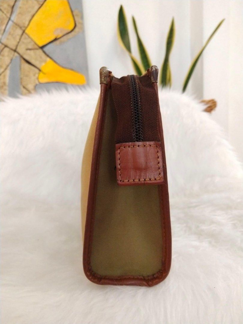 Original Lancel Paris Clutch bag (Category: Luxury Bags & Wallets) located in San Pablo. Submitted by lamujer_stonewareph (Listing ID 1327091730, Image 3). Description: Good Condition .