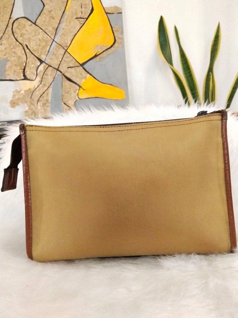 Original Lancel Paris Clutch bag (Category: Luxury Bags & Wallets) located in San Pablo. Submitted by lamujer_stonewareph (Listing ID 1327091730, Image 2). Description: Good Condition .