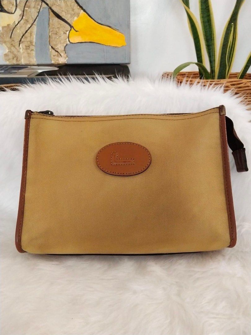 Original Lancel Paris Clutch bag (Category: Luxury Bags & Wallets) located in San Pablo. Submitted by lamujer_stonewareph (Listing ID 1327091730, Image 1). Description: Good Condition .