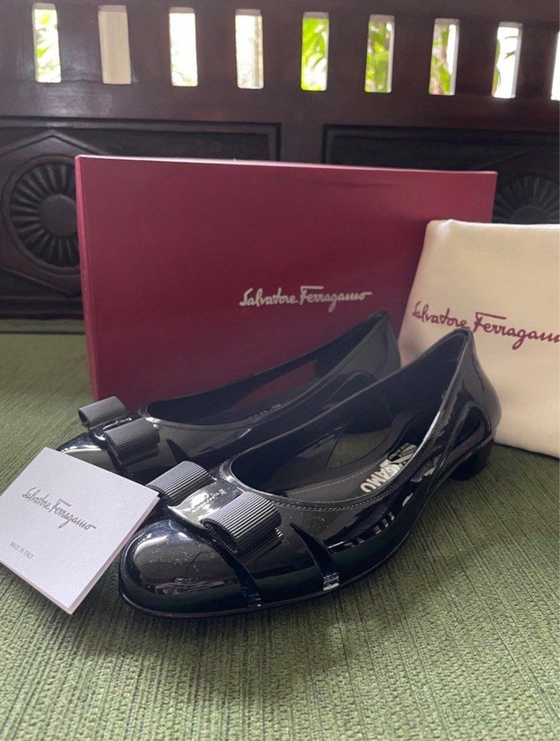 Original Salvatore Ferragamo Vara Jelly Shoes Size 8 Color Black Fesyen Wanita Sepatu di Carousell