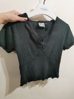 Reclaimed Vintage Washed Dark Grey Lace V Neck Top /  Reclaimed Vintage 洗水灰色 V領 Lace邊 彈性貼身衫, 著開S碼m碼嘅人都會啱, 購自 英國 ASOS  網站64204783699201110