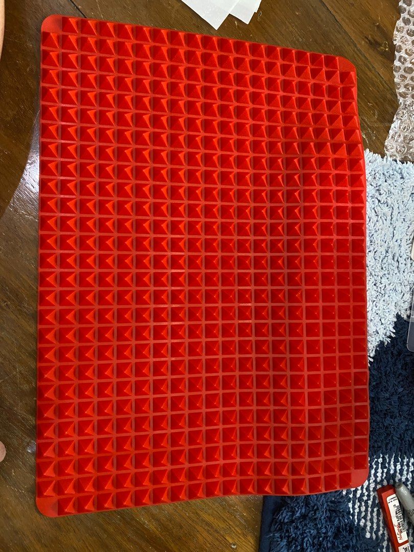 Red Silicone Pyramid Doming Mat | Resin | Crafting (Category: Craft Supplies & Tools) located in Las Pinas. Submitted by dumpsterfire101 (Listing ID 1327056105, Image 1). Description: Unused. 16.25 x 11.5 inches..