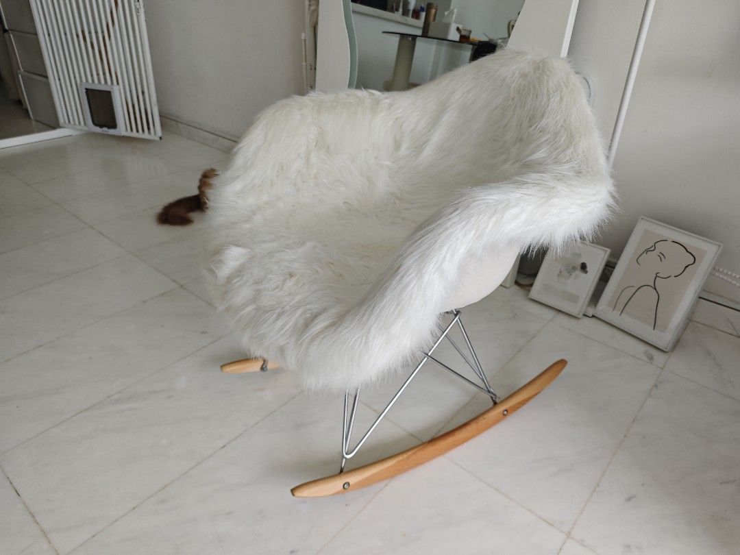 Rocking chair white soft with furry cover