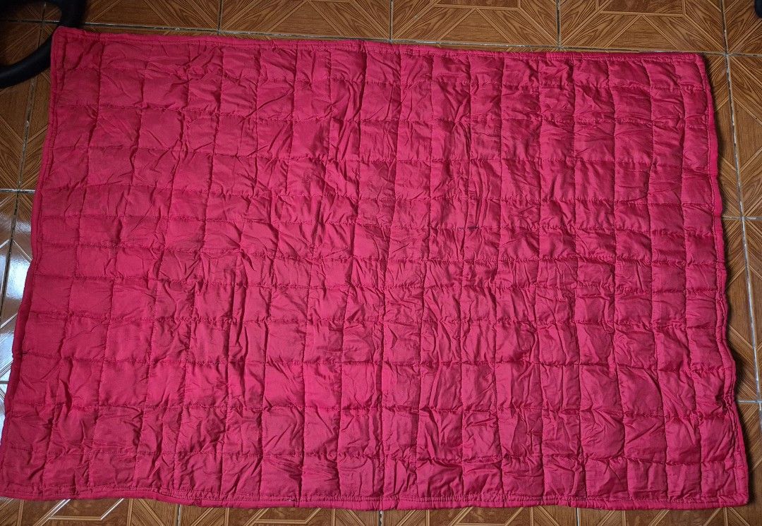 Single Long Floor or Door Mat / Single Sofa Mat (40x60) (Category: Carpets, Mats & Flooring) located in Mandaluyong City. Submitted by sdl_ftn (Listing ID 1327094777, Image 2). Description: Single Long Sofa Mat / Single Long Door or Floor Mat (Makapal, Xmas Design) - Kung ano po Yung nasa pics eto din po Yung item - Length: 60 inches, Width: 40 inches RFS: decluttering MOP: Gcash/BPI/Maya SHIPPING/DELIVERY: Lalamove/LBC/J&T *SF to be shouldered b