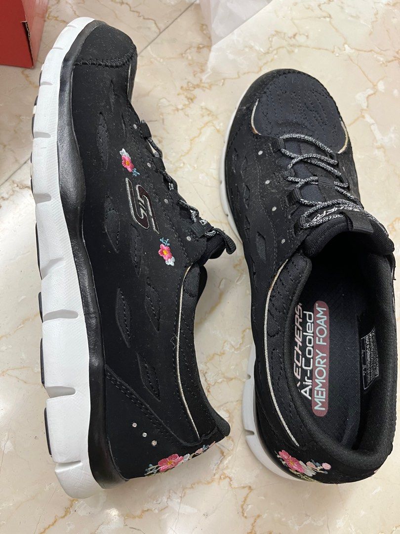 Skechers divine bloom shop